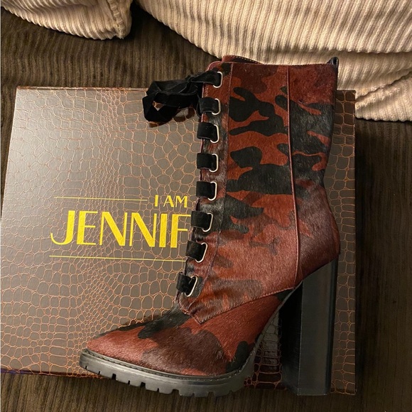 Major (Oxblood) Camo Calf Hair Boot. Size 37 (US Women’s size 6.5-7). - Picture 2 of 4